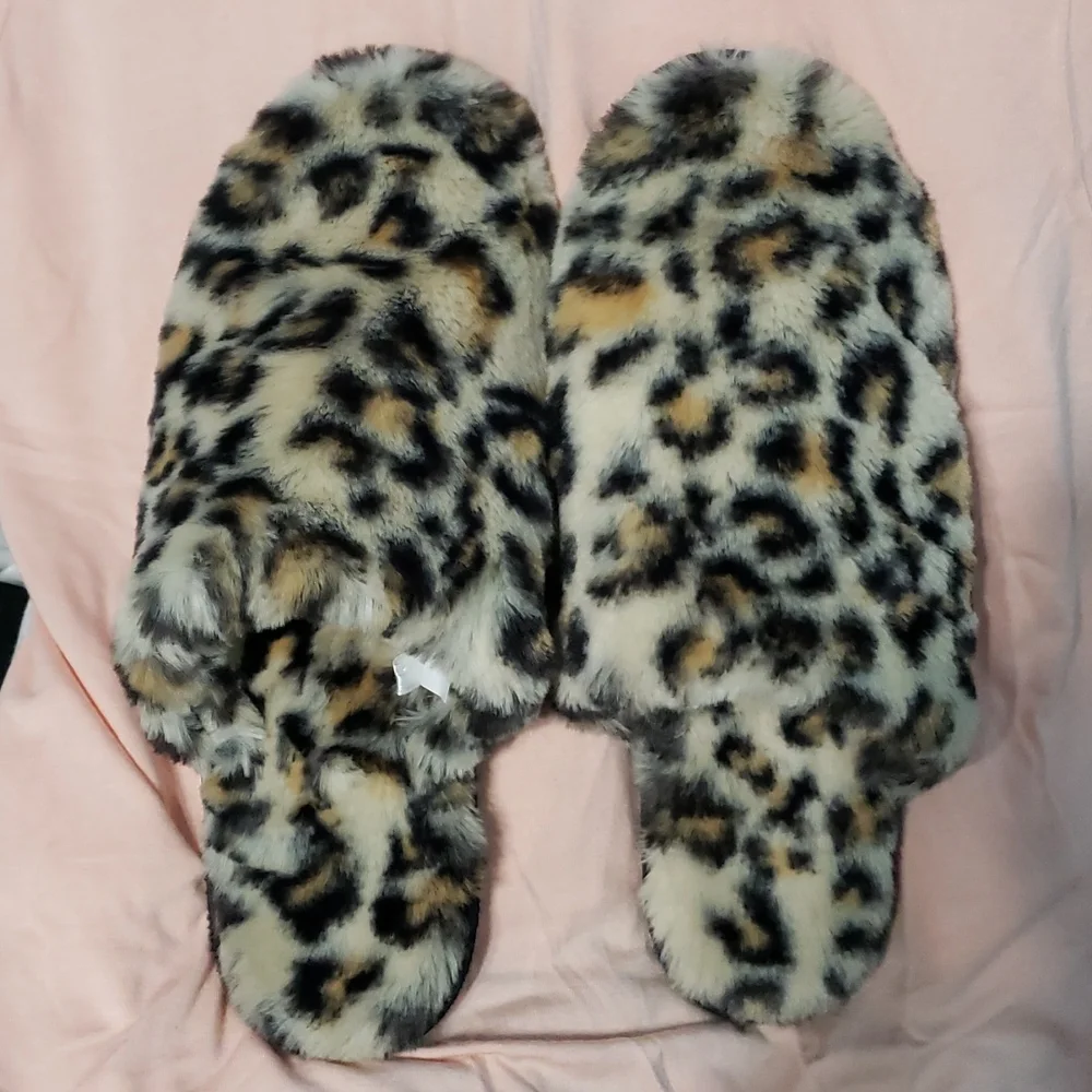 Leopard Print Slippers - Picture 2 of 8